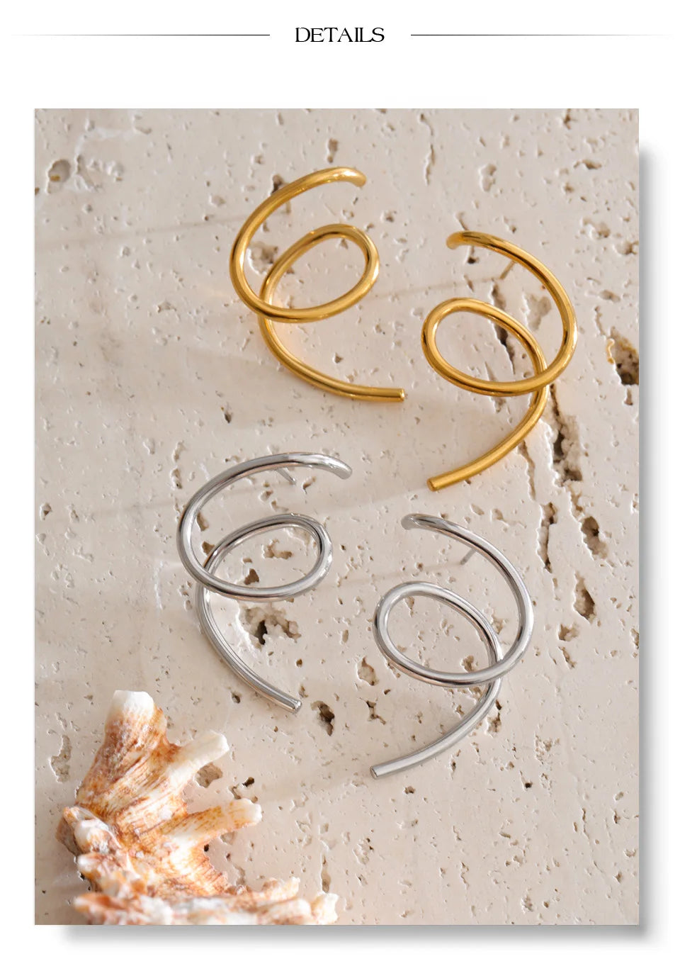 Geometric earrings in gold-plated stainless steel.