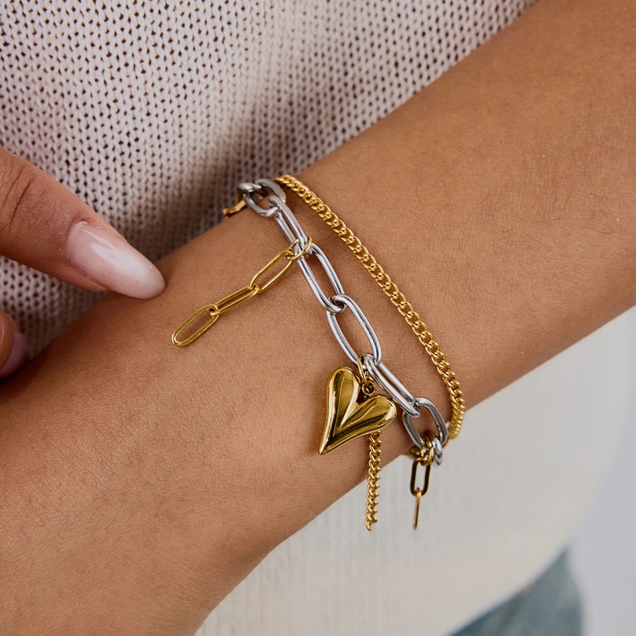 Bow Heart Charm Bracelet — Stainless Steel · PS017