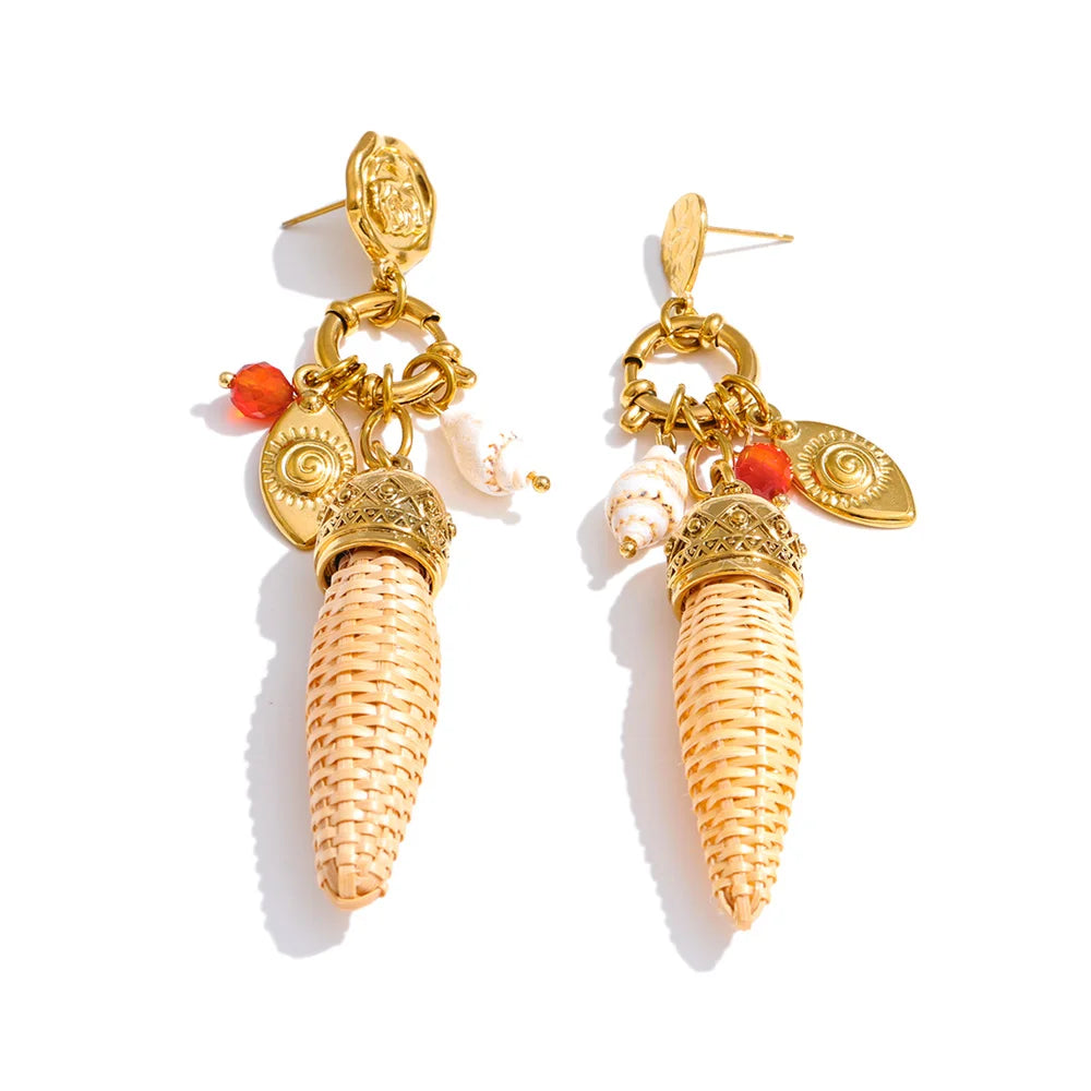 Geometric earrings in gold-plated stainless steel.