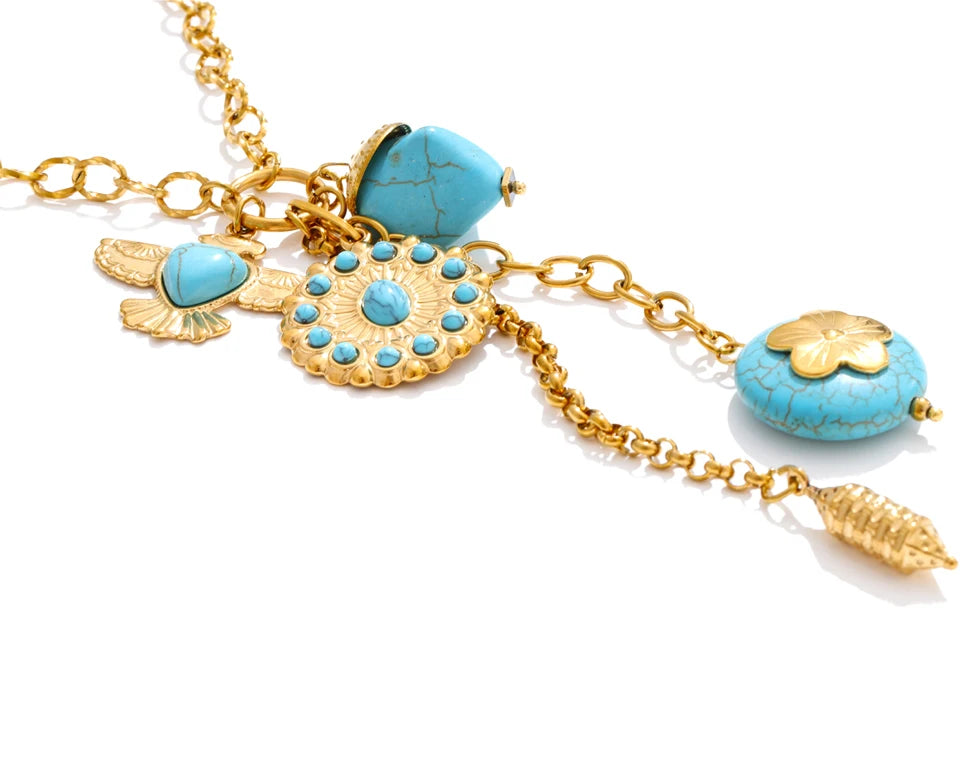 Natural stone flower geometric necklace in gold-plated stainless steel with natural stone.