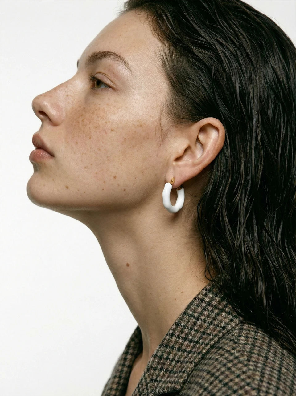 Multi-color y2k geometric earrings in gold-plated stainless steel.
