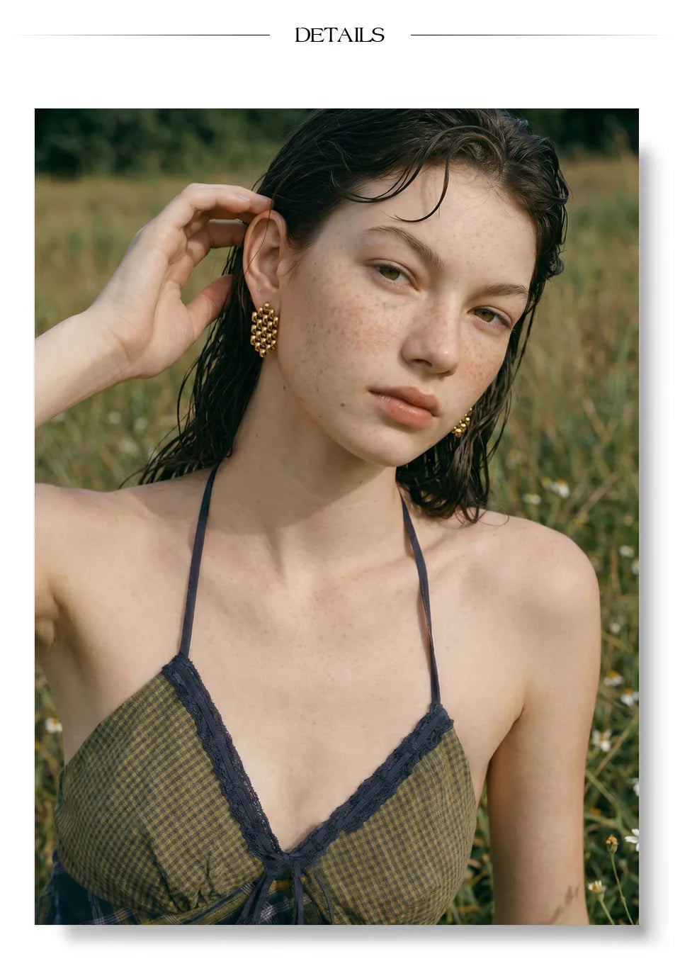 Geometric earrings in gold-plated stainless steel.