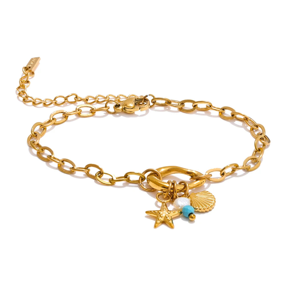 Freshwater Pearl Geometric Chain Bracelet — Gold-Plated Stainless Steel with Freshwater Pearl · PS1874