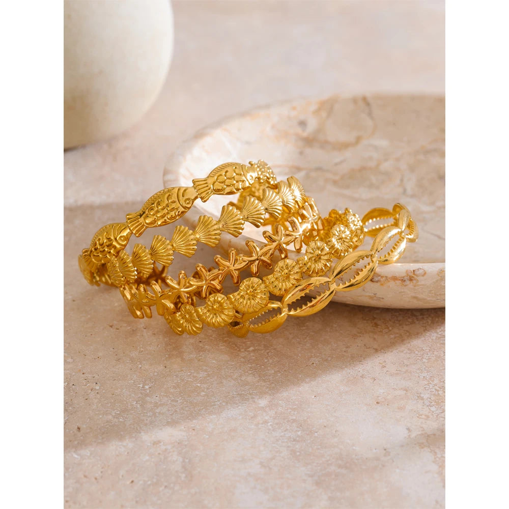 Shell Star Geometric Bracelet — Gold-Plated Stainless Steel with Shell · PS2123