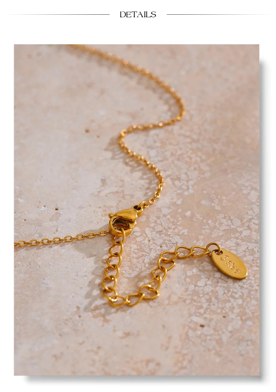 Star necklace in gold-plated stainless steel.