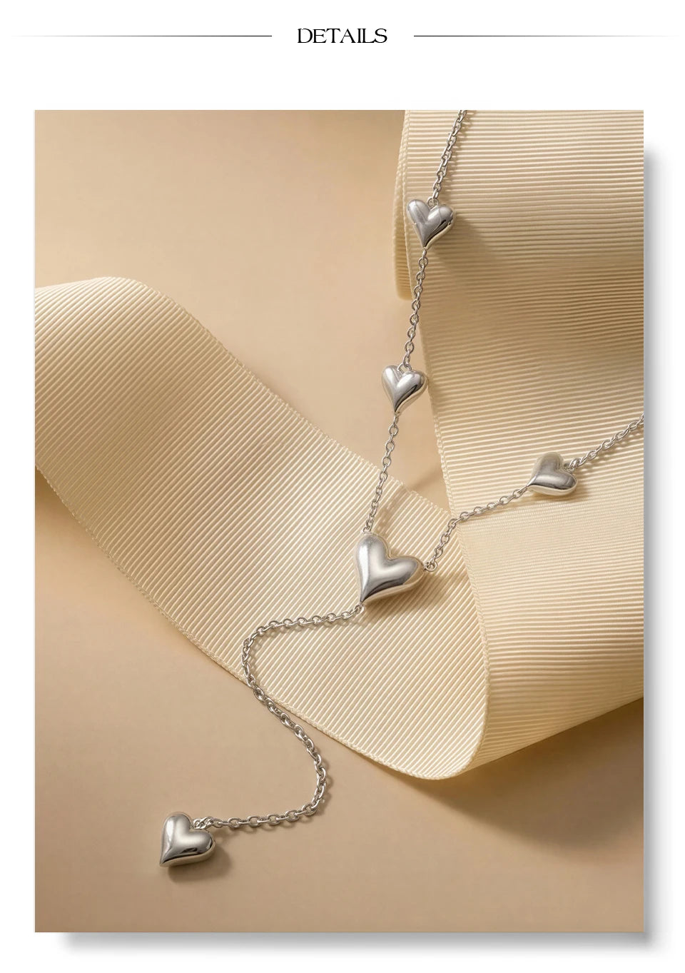 Heart chain necklace in gold-plated stainless steel.