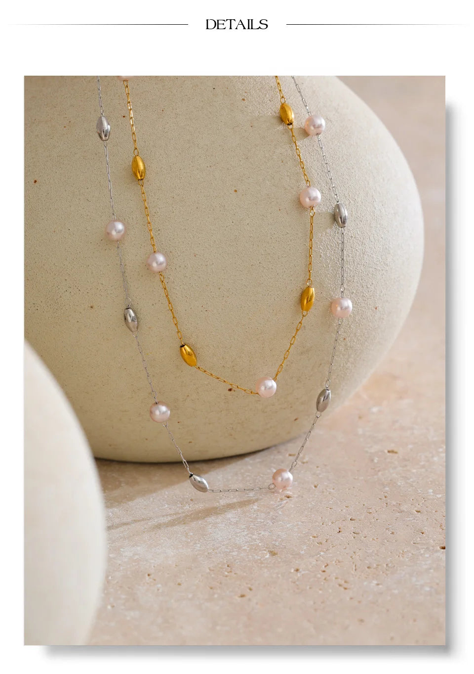 Pearl beaded geometric necklace in gold-plated stainless steel with pearl.