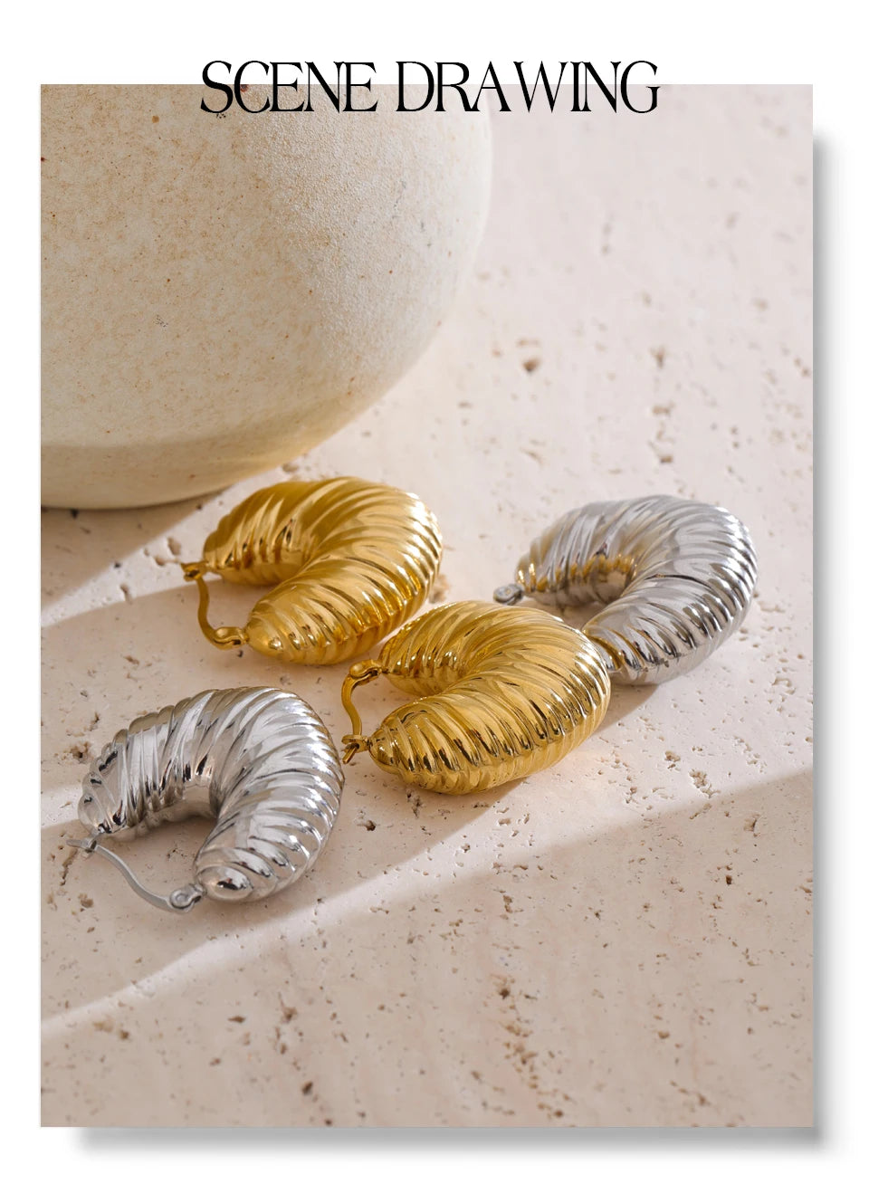 Geometric earrings in gold-plated stainless steel.