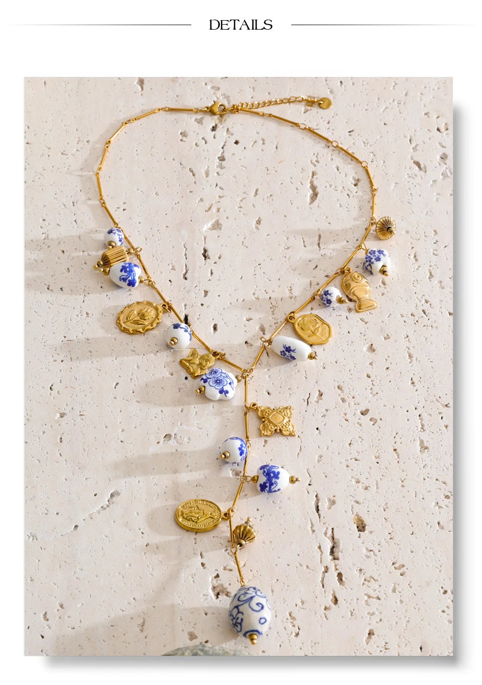 Heart flower necklace in gold-plated stainless steel.