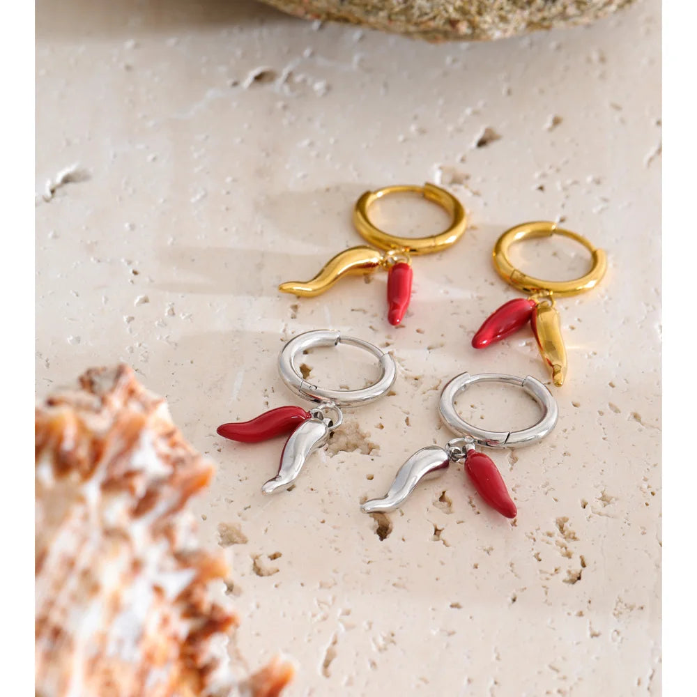Red enamel geometric earrings in gold-plated stainless steel with enamel.