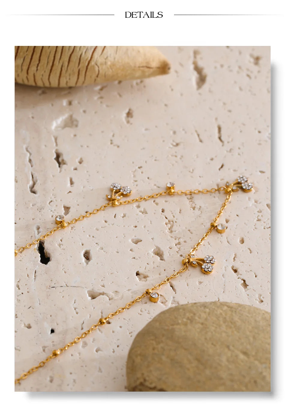 Cubic zirconia geometric necklace in gold-plated stainless steel with cubic zirconia.