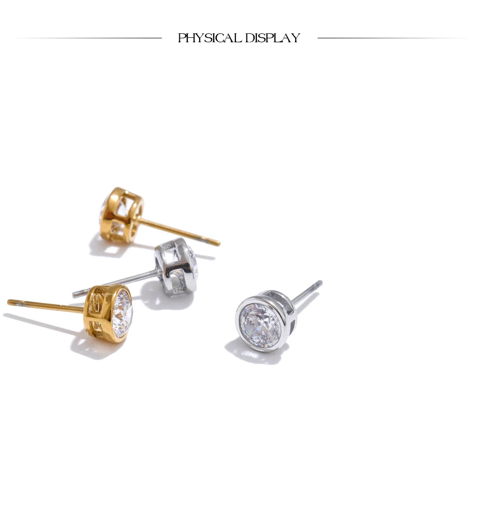 Cubic zirconia geometric earrings in gold-plated stainless steel with cubic zirconia.