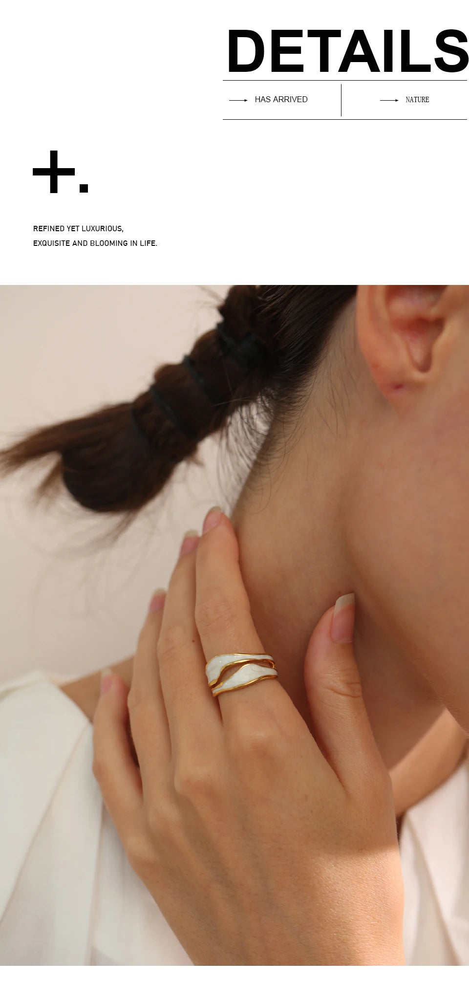 White enamel geometric ring in 18K gold-plated stainless steel with enamel.
