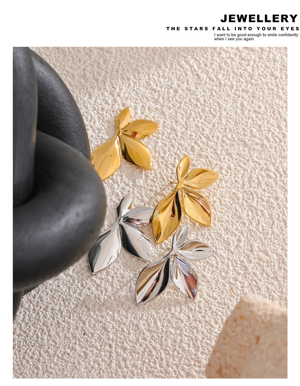 Flower geometric earrings in gold-plated stainless steel.