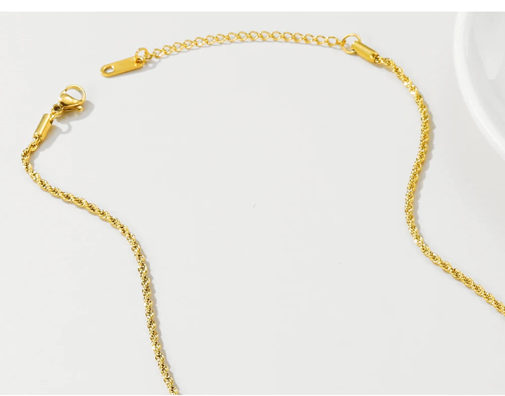 Rope Chain Pearl Round Metal Pendant Necklace — 316L Stainless Steel · PS389