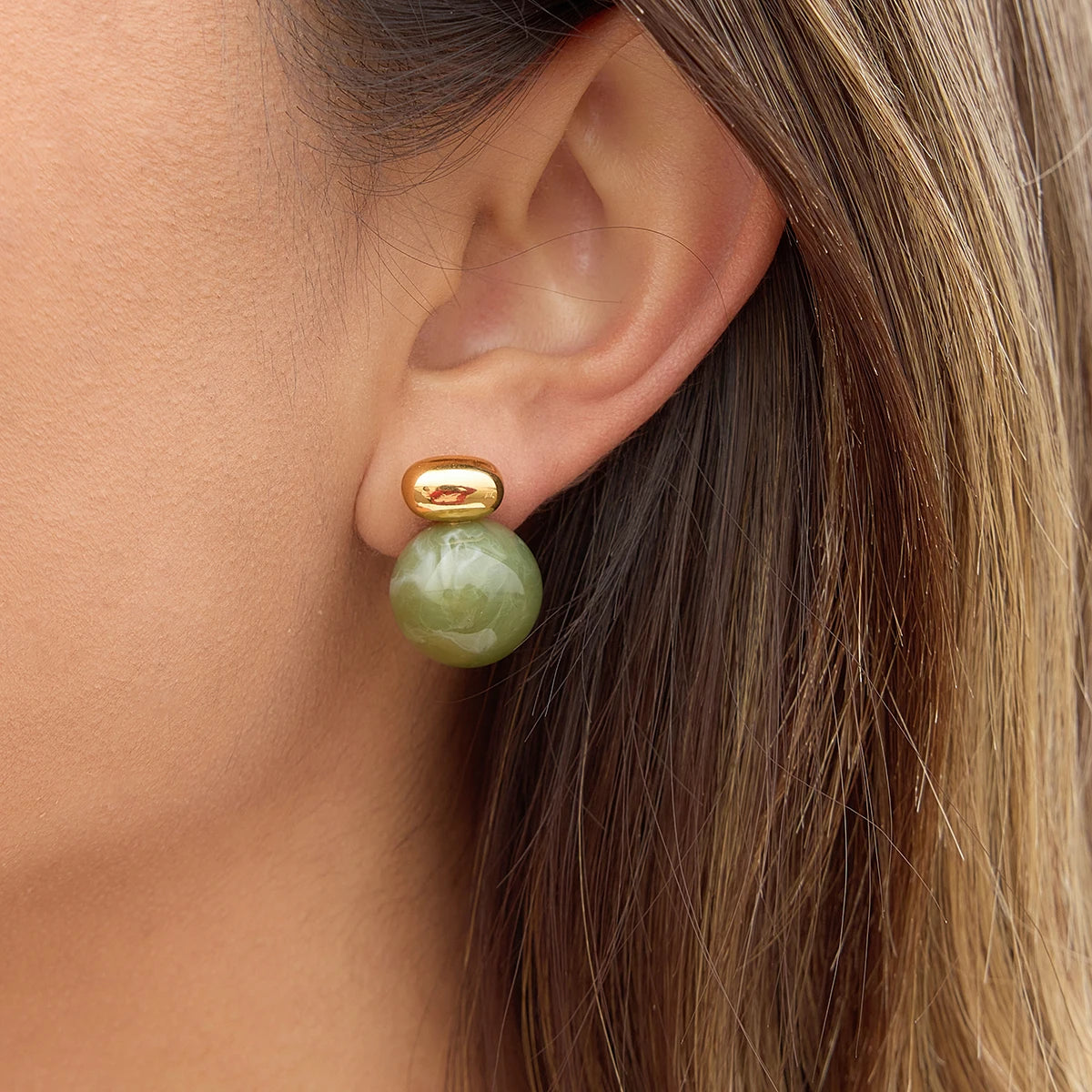 Green Pearl Stud Earrings — Stainless Steel · PS115