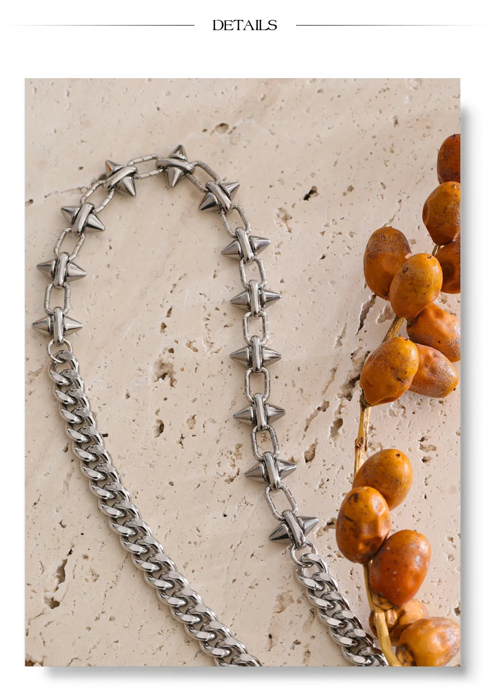 Vintage geometric chain necklace in gold-plated stainless steel.