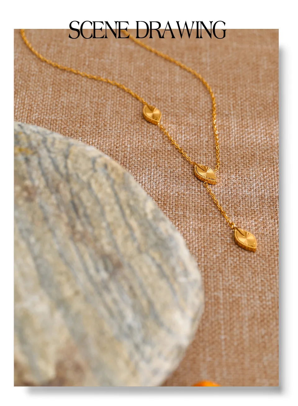 Chain necklace in gold-plated stainless steel.