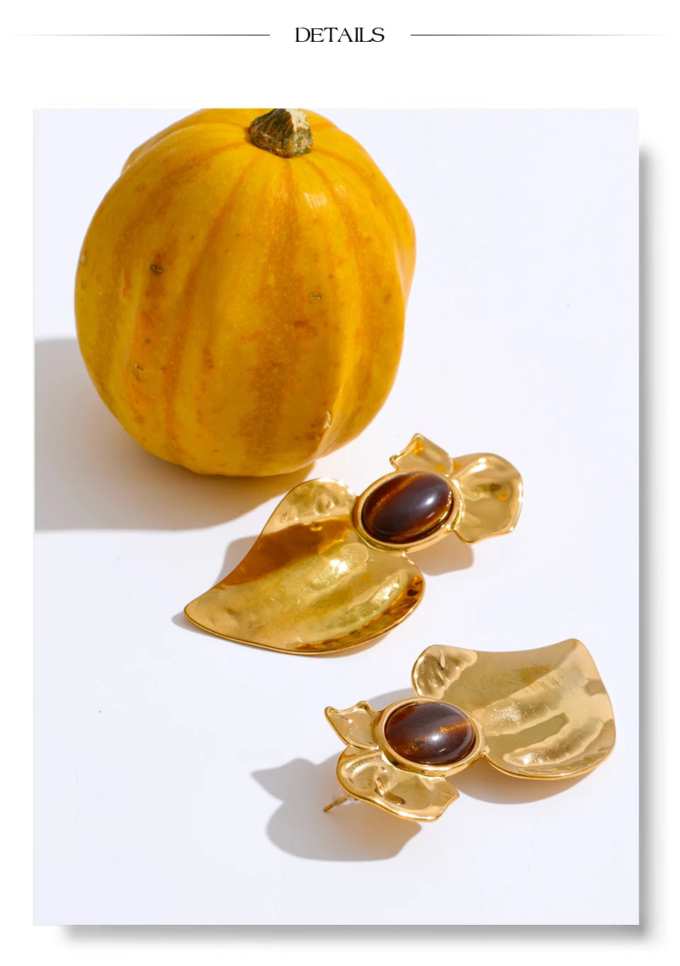 Natural stone heart geometric earrings in gold-plated stainless steel with natural stone.