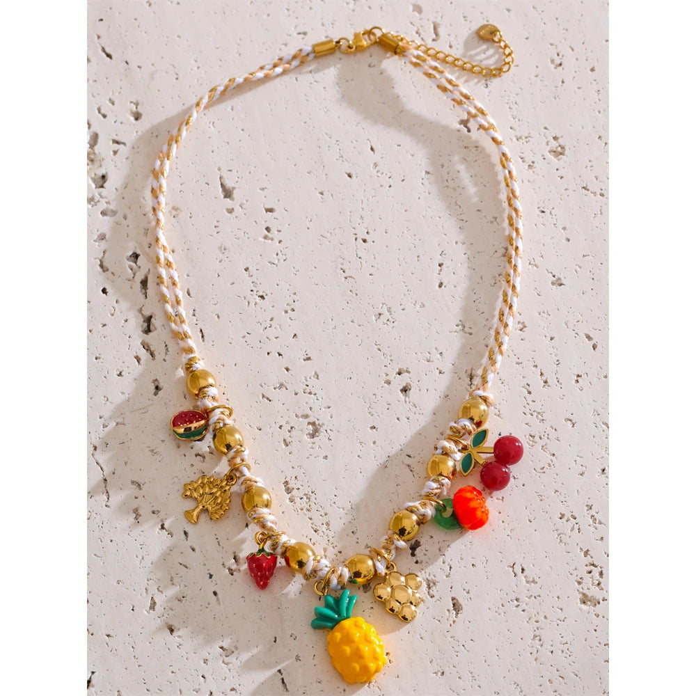 Geometric necklace in gold-plated stainless steel.