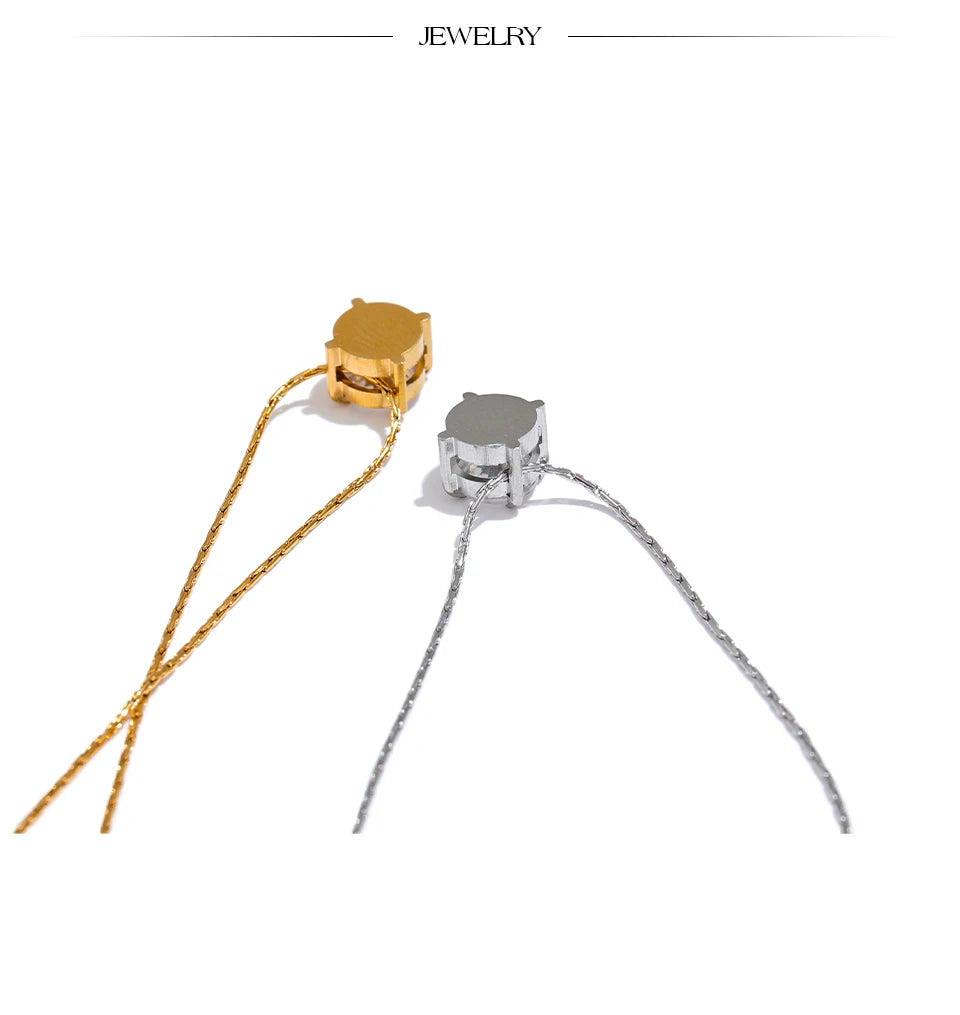 Cubic zirconia geometric necklace in gold-plated stainless steel with cubic zirconia.