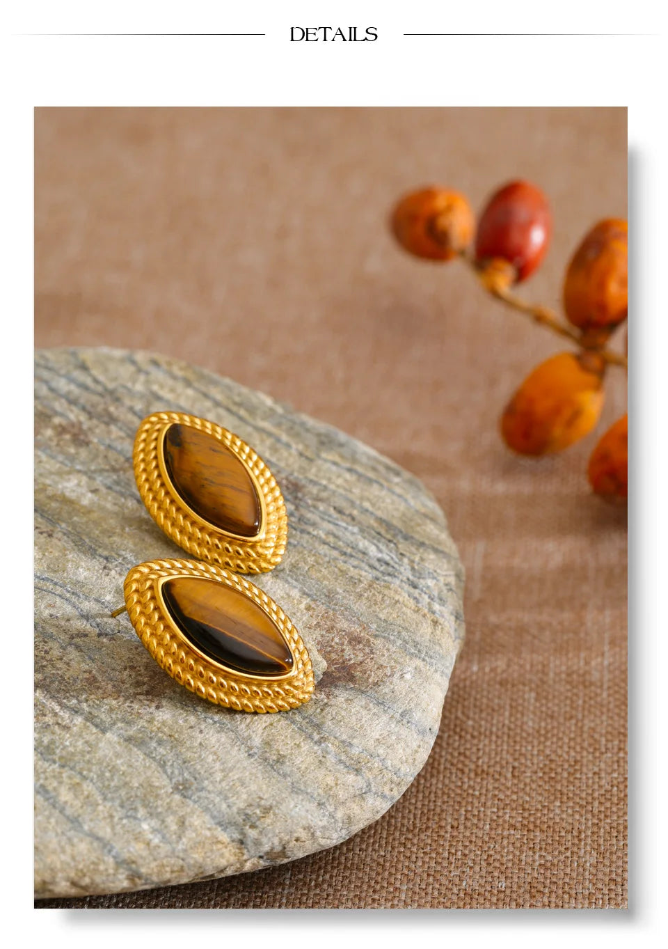 Natural stone geometric earrings in gold-plated stainless steel with natural stone.