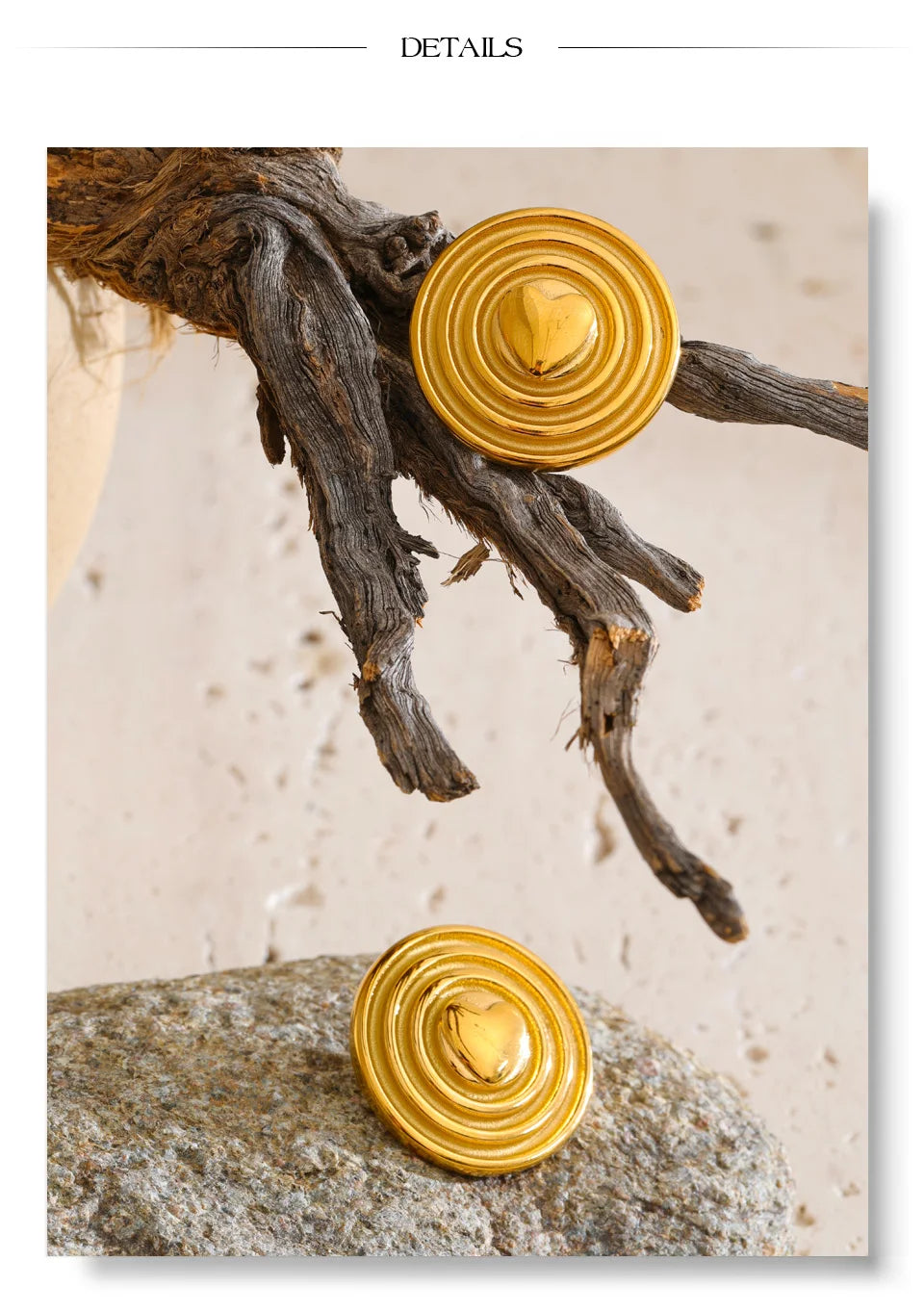Heart geometric earrings in gold-plated stainless steel.