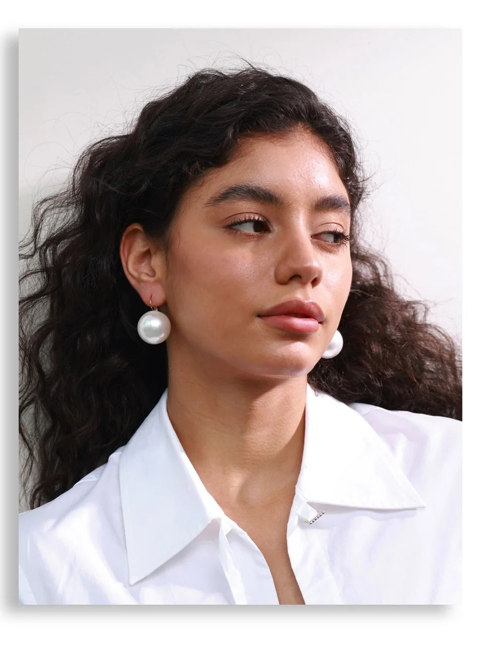 Pearl geometric earrings in gold-plated stainless steel with pearl.