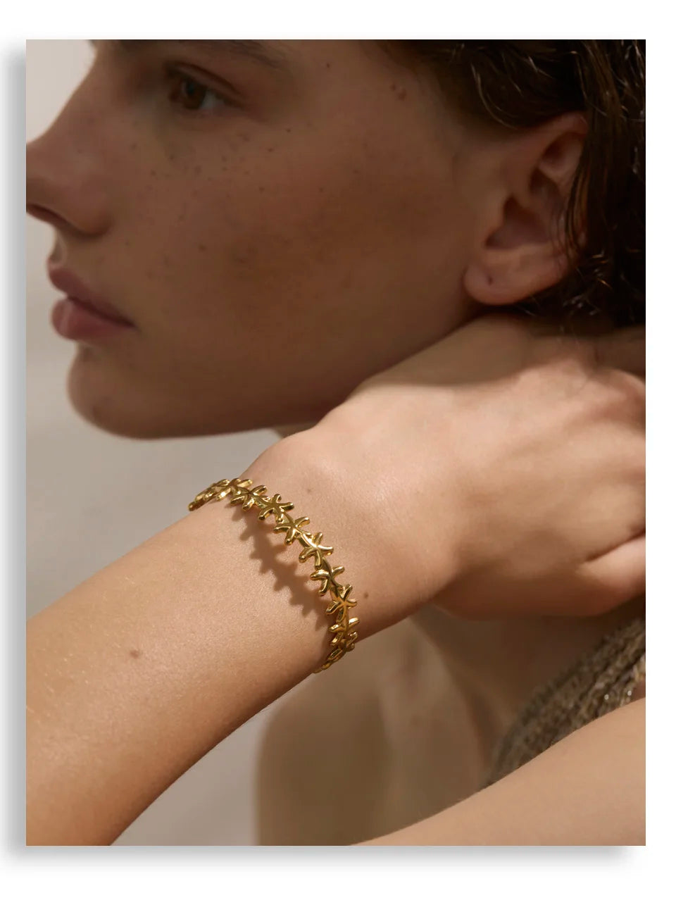 Shell Star Geometric Bracelet — Gold-Plated Stainless Steel with Shell · PS2123