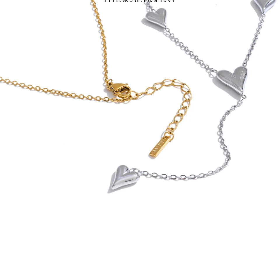Heart chain necklace in gold-plated stainless steel.