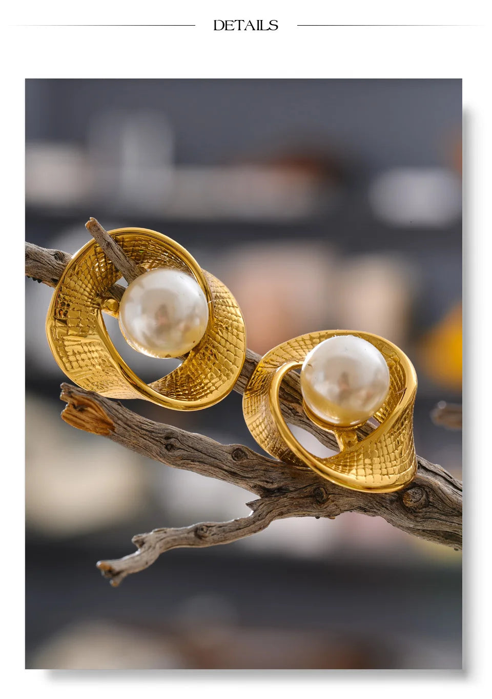 Pearl geometric earrings in gold-plated stainless steel with pearl.