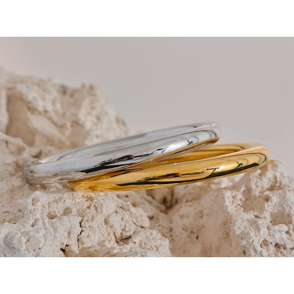 Hammered Geometric Bracelet — Gold-Plated Stainless Steel · PS2018