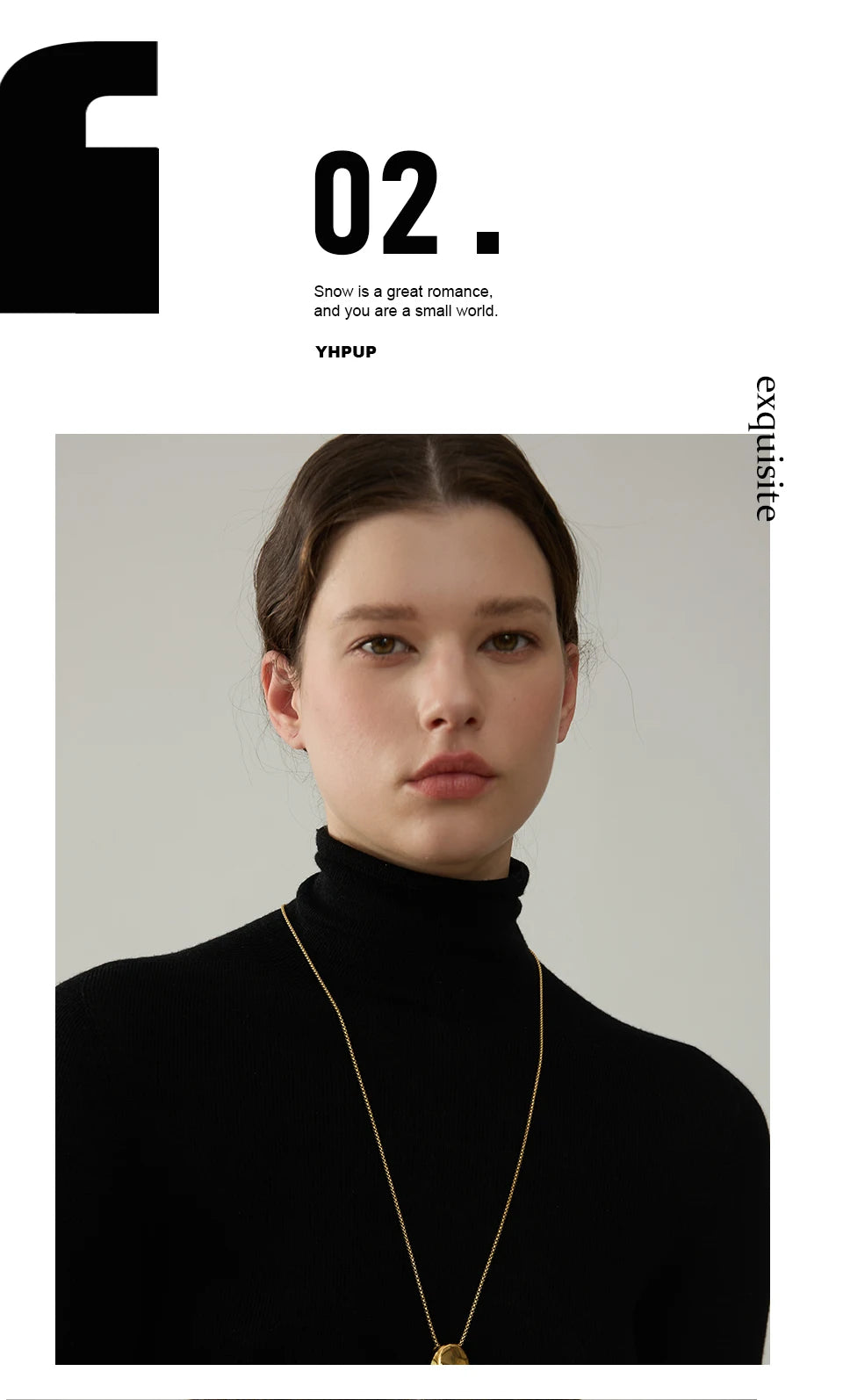 Minimalist geometric chain necklace in gold-plated 316L stainless steel.