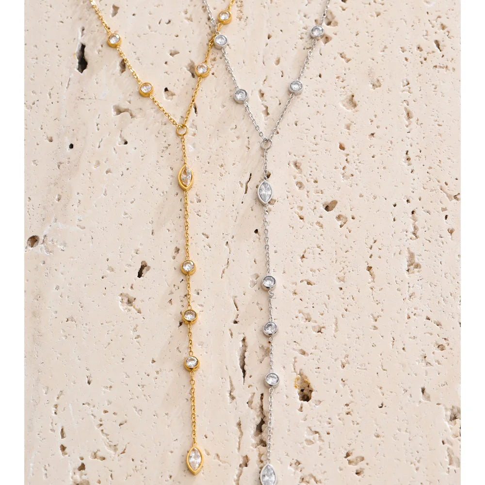 Cubic zirconia geometric chain necklace in gold-plated stainless steel with cubic zirconia.
