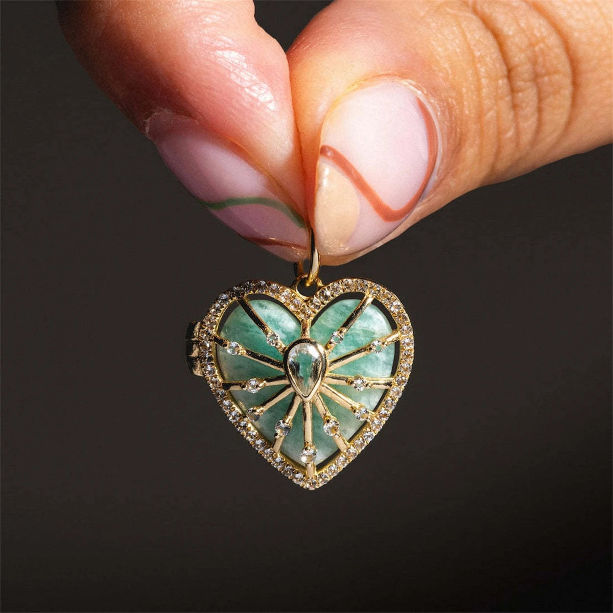 New Natural Stone Round Opening Necklace for Women with Peach Heart Opening, Gold Plated and Color Preserving