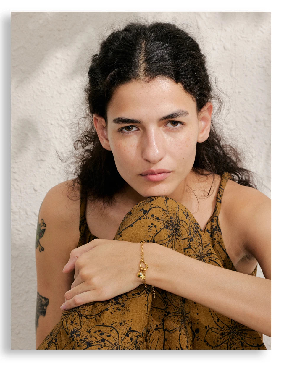 Freshwater Pearl Geometric Chain Bracelet — Gold-Plated Stainless Steel with Freshwater Pearl · PS1874