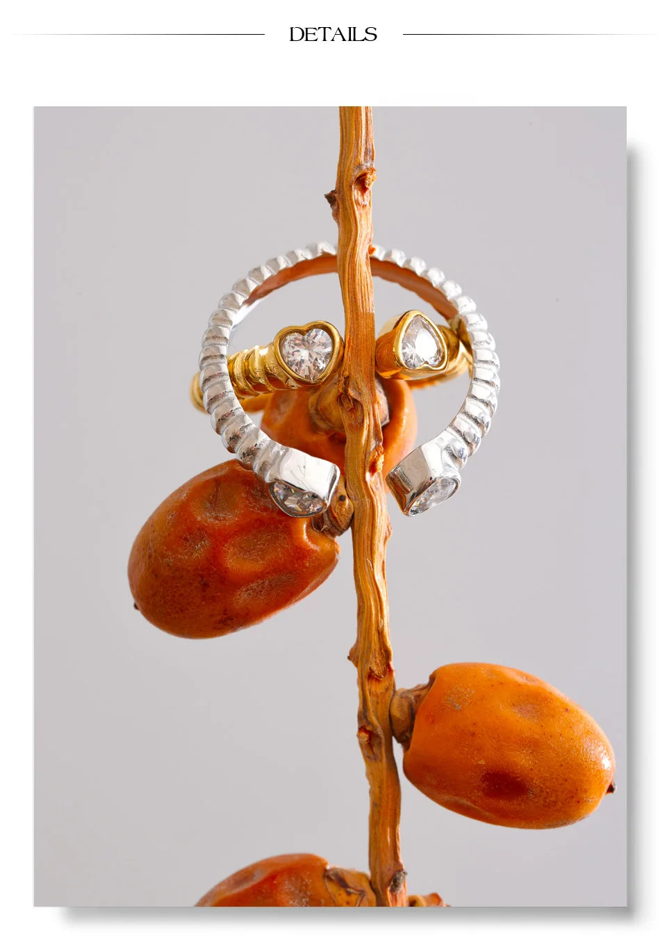 Cubic zirconia heart ring in gold-plated stainless steel with cubic zirconia.
