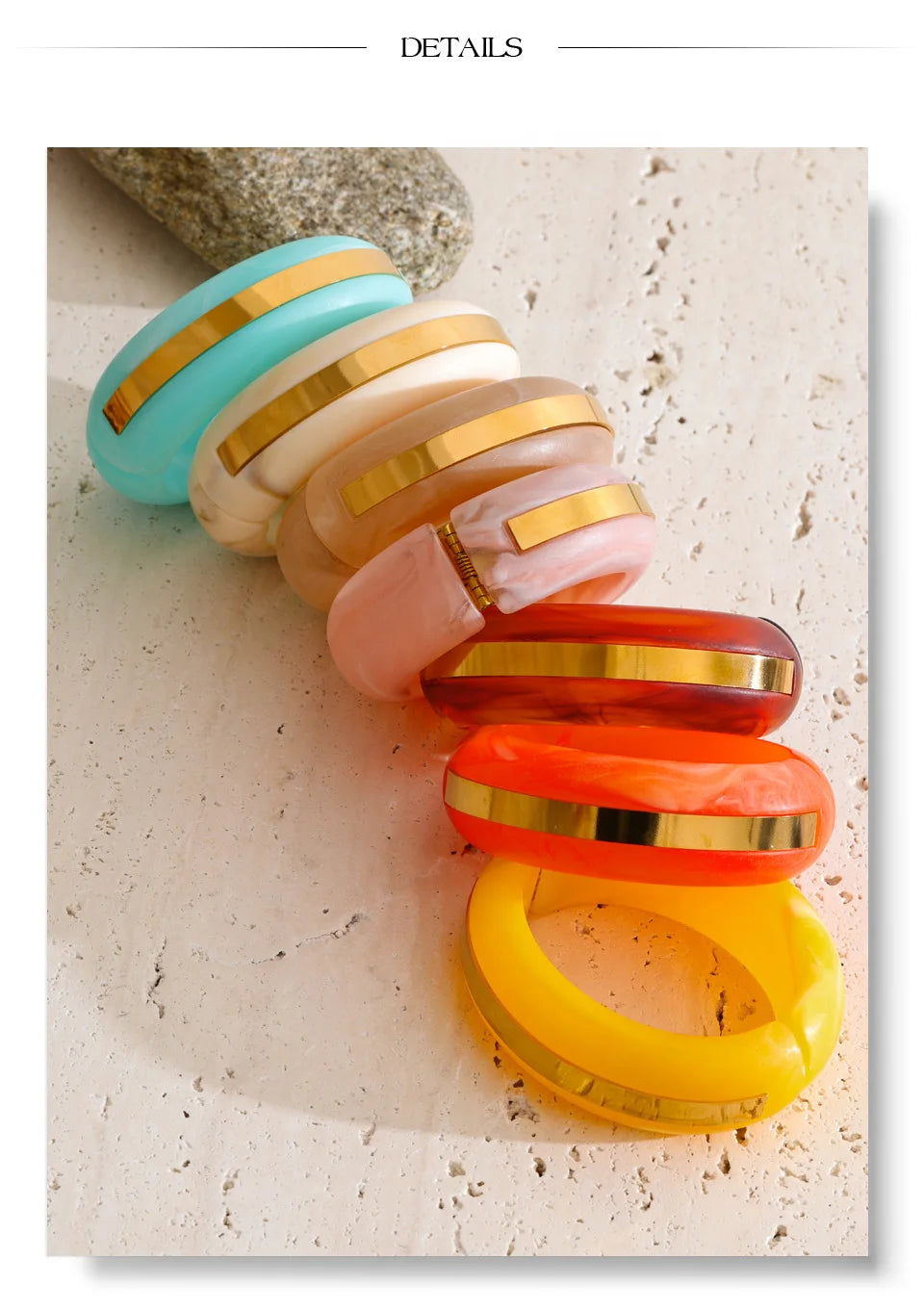 Resin acrylic geometric bracelet in gold-plated stainless steel with resin and acrylic.