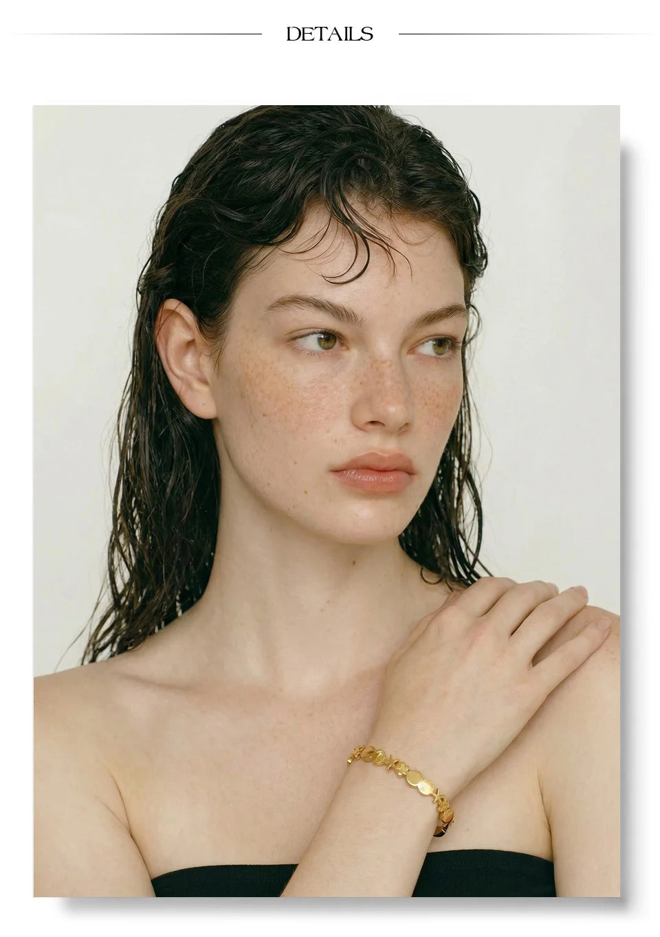 Flower star geometric bracelet in gold-plated stainless steel.