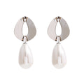 Pearl geometric earrings in gold-plated stainless steel with pearl.