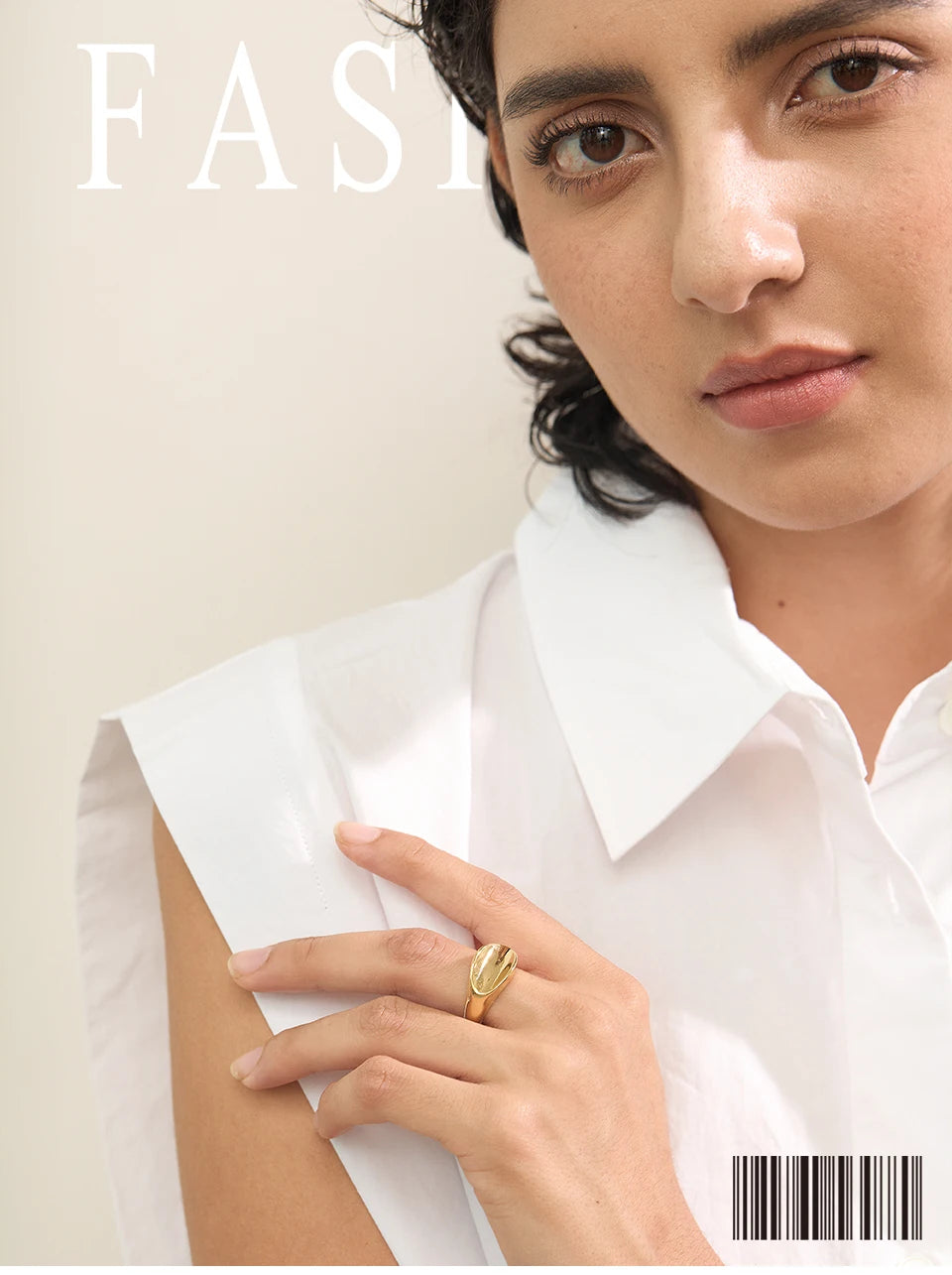 Geometric ring in gold-plated stainless steel.