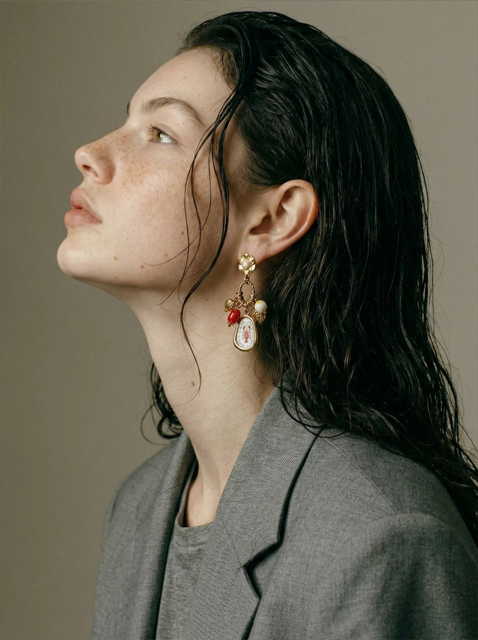 Geometric earrings in gold-plated stainless steel.