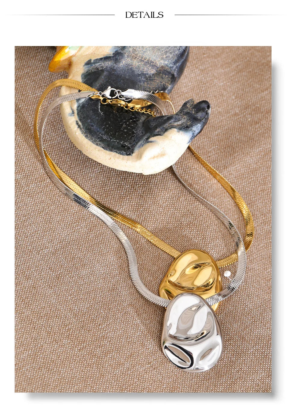 Hammered geometric necklace in gold-plated stainless steel.