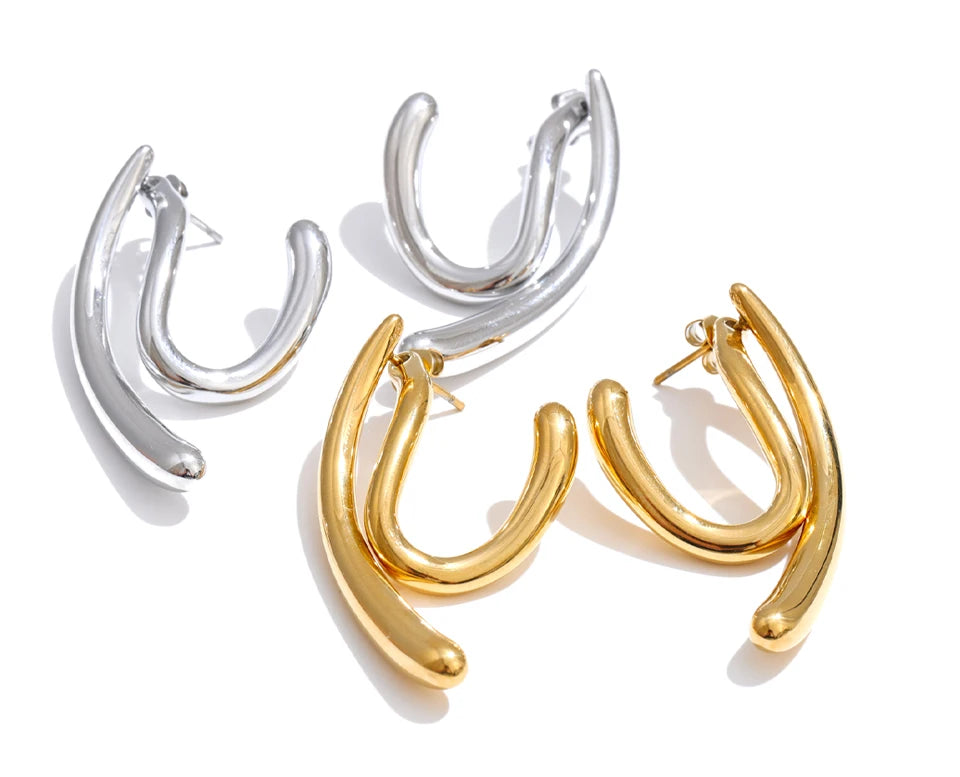 Geometric earrings in gold-plated stainless steel.