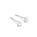 Freshwater pearl geometric earrings in gold-plated stainless steel with freshwater pearl.
