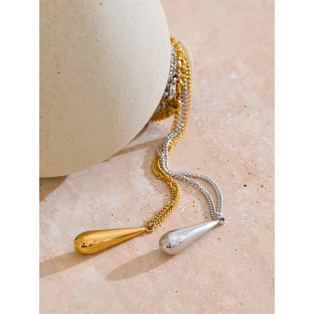 Water drop necklace in gold-plated stainless steel.