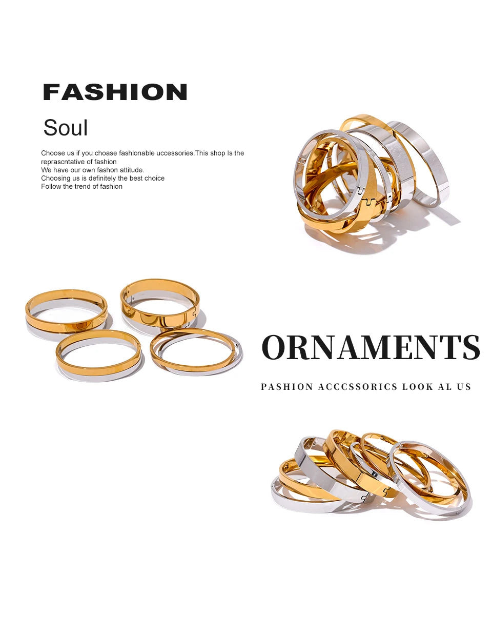 Geometric bracelet in gold-plated stainless steel.