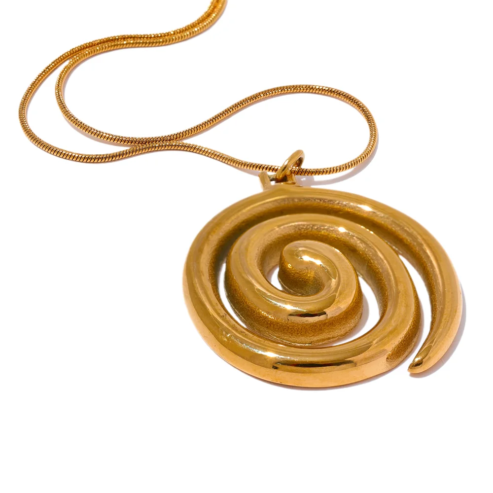 Geometric necklace in gold-plated stainless steel.