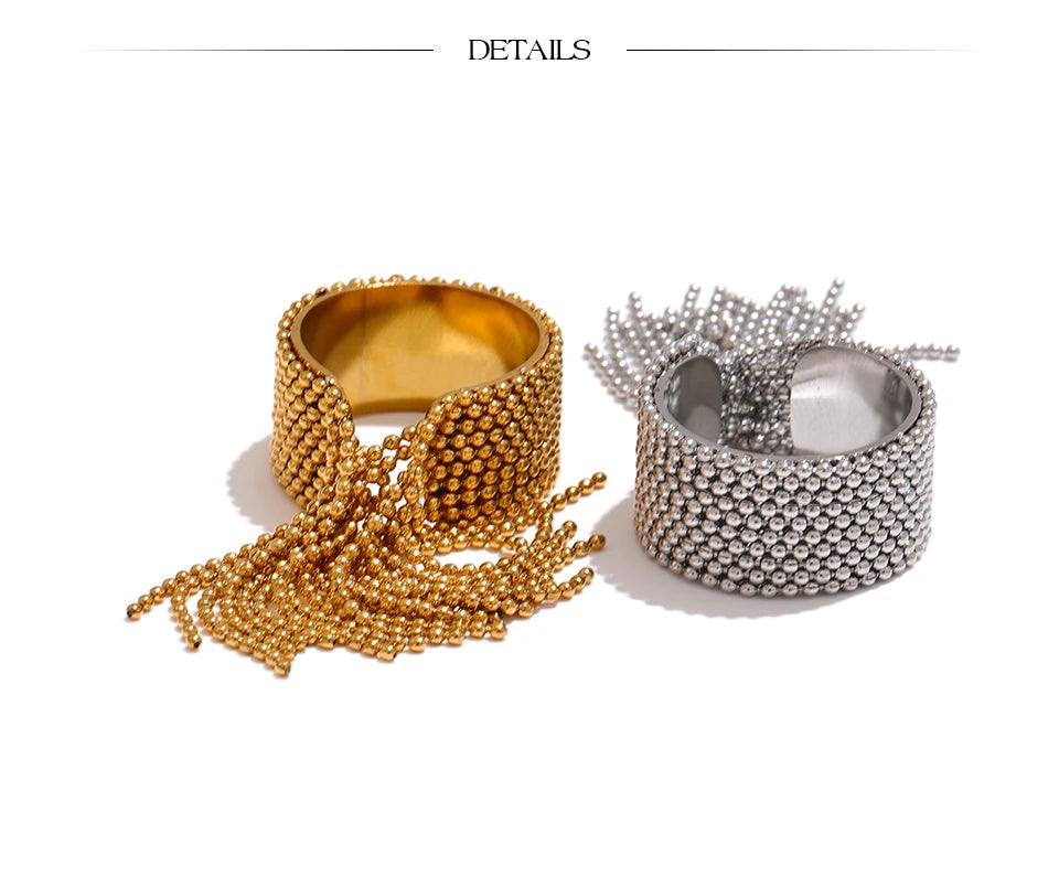 Geometric chain ring in 18K gold-plated stainless steel.