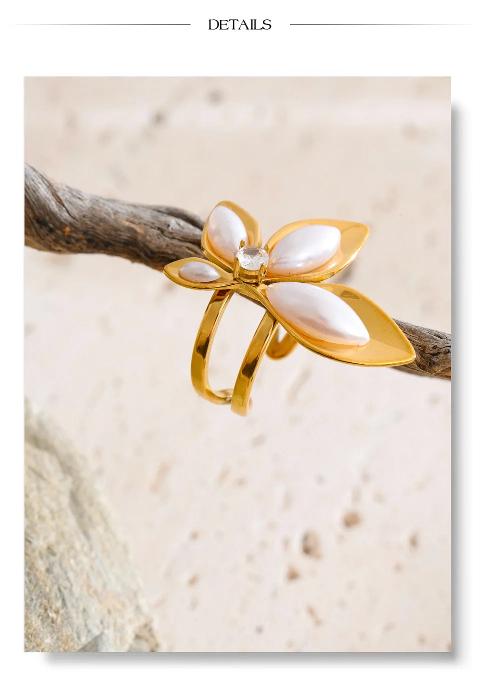 Pearl flower ring in 18K gold-plated stainless steel with pearl.